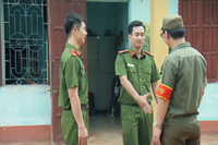 Vẻ đẹp cực phẩm của những 'soái ca' Công an xã phim 'Phố trong làng'