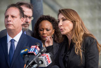 [ẢNH] Thân nhân lính Mỹ thiệt mạng kiện hãng thiết kế thiết giáp lội nước AAV7