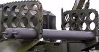 'Hỏa thần nhiệt áp' TOS-1A Nga bị Ukraine ‘bắt sống’ từ xe phóng tới xe tiếp đạn?