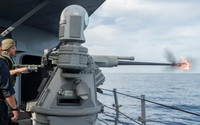 [ẢNH] Pháo hạm Mk38, vũ khí chết người giáng vào xuồng cao tốc đối phương