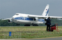 [ẢNH] Nga cho vận tải cơ quân sự lớn nhất thế giới thị uy màn 