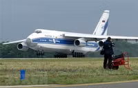 [ẢNH] Nga cho vận tải cơ quân sự lớn nhất thế giới thị uy màn 