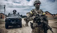 [ẢNH] Vệ binh Quốc gia Ukraine thay thế súng AK bằng súng AR-15 Mỹ
