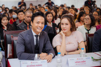 [ẢNH] Những ‘đóa hoa nở muộn’ của làng giải trí Việt