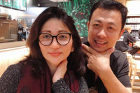 [ẢNH] Danh hài Vân Sơn: Sự nghiệp thành công, hôn nhân viên mãn bên người vợ xinh đẹp