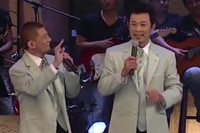 [ẢNH] Danh hài Vân Sơn: Sự nghiệp thành công, hôn nhân viên mãn bên người vợ xinh đẹp