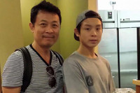 [ẢNH] Danh hài Vân Sơn: Sự nghiệp thành công, hôn nhân viên mãn bên người vợ xinh đẹp