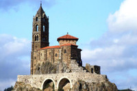 [ẢNH] Những công trình 'cheo leo' trên vách đá nổi tiếng trên thế giới