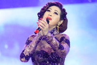 [ẢNH] Danh ca Ý Lan: Sự nghiệp 'nở muộn' và cuộc sống viên mãn bên người chồng thứ ba