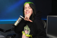 [ẢNH] 'Nữ hoàng nhạc đau khổ' Billie Eilish đã vượt qua mặc cảm ngoại hình như thế nào? 
