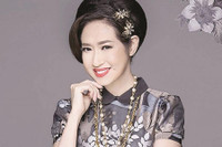 [ẢNH] Danh ca Ý Lan: Sự nghiệp 'nở muộn' và cuộc sống viên mãn bên người chồng thứ ba