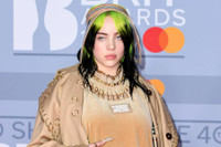[ẢNH] 'Nữ hoàng nhạc đau khổ' Billie Eilish đã vượt qua mặc cảm ngoại hình như thế nào? 