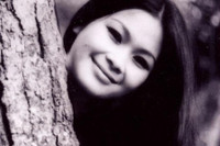 [ẢNH] Vẻ tuyệt sắc thời son trẻ của ‘nữ hoàng chân đất’ Khánh Ly