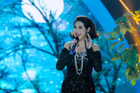 [ẢNH] Danh ca Ý Lan: Sự nghiệp 'nở muộn' và cuộc sống viên mãn bên người chồng thứ ba