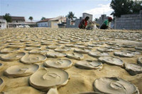 [ẢNH] Đất hun khói và loạt món ăn lạ miệng từ bùn đất không phải ai cũng biết