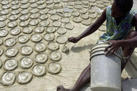 [ẢNH] Đất hun khói và loạt món ăn lạ miệng từ bùn đất không phải ai cũng biết