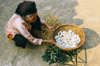 [ẢNH] Đất hun khói và loạt món ăn lạ miệng từ bùn đất không phải ai cũng biết