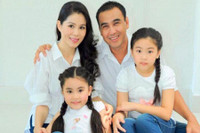 [ẢNH] MC Quyền Linh ở tuổi 52: Tổ ấm bình yên, sống giản dị dù tài sản ‘kếch xù’