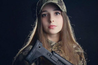 [ẢNH] Chiêm ngưỡng vẻ gợi cảm của “thiên thần quân đội” nước Nga