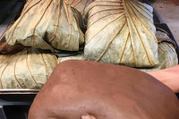 [ẢNH] Đất hun khói và loạt món ăn lạ miệng từ bùn đất không phải ai cũng biết