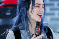 [ẢNH] 'Nữ hoàng nhạc đau khổ' Billie Eilish đã vượt qua mặc cảm ngoại hình như thế nào? 