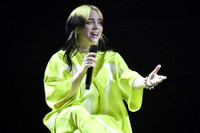 [ẢNH] 'Nữ hoàng nhạc đau khổ' Billie Eilish đã vượt qua mặc cảm ngoại hình như thế nào? 