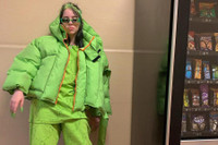 [ẢNH] 'Nữ hoàng nhạc đau khổ' Billie Eilish đã vượt qua mặc cảm ngoại hình như thế nào? 