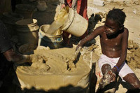 [ẢNH] Đất hun khói và loạt món ăn lạ miệng từ bùn đất không phải ai cũng biết