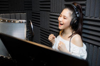 [ẢNH] Cuộc sống hiện tại của ca sĩ Hương Tràm sau gần 2 năm du học Mỹ