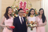 [ẢNH] Đám cưới miền Tây đặc biệt của Á hậu Thúy An: Nhà trai đi thuyền, cô dâu vàng đeo ‘trĩu cổ’, dàn phù dâu toàn Hoa hậu