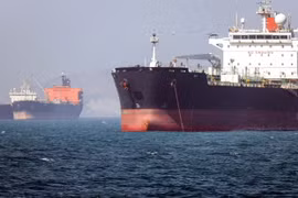 Hé lộ lý do đằng sau việc Mỹ bất ngờ tạm dừng ‘Dự án Tự do’ ở eo biển Hormuz
