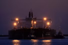 Tàu chở dầu khổng lồ của Kuwait bị Iran tấn công