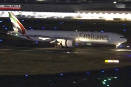 Chuyến bay chở khách đầu tiên từ khi chiến sự rời UAE về Nhật Bản