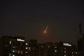 UAE tuyên bố đánh chặn phần lớn tên lửa và máy bay không người lái phóng từ Iran