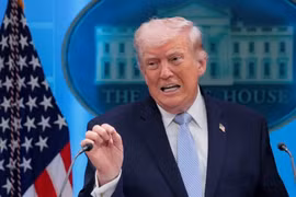 Tổng thống Mỹ Donald Trump ra lệnh phong tỏa eo biển Hormuz