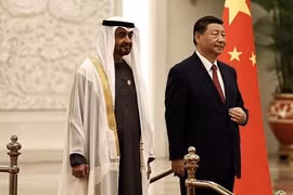 Vị thế thống trị của đồng USD trong giao dịch dầu mỏ bị lung lay dữ dội