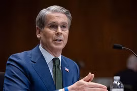 Mỹ bảo vệ việc gia hạn miễn trừ trừng phạt dầu mỏ Nga