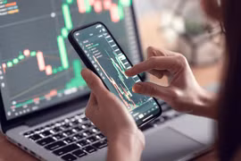 VN-Index liên tiếp lập đỉnh: Khi “bữa tiệc” chứng khoán không dành cho số đông