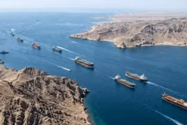 Giới vận tải biển quốc tế cân nhắc kịch bản Iran quản lý eo biển Hormuz