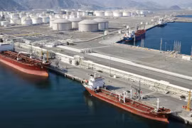 Phí quá cảnh eo biển Hormuz tác động thế nào đến các tuyến năng lượng toàn cầu?