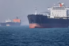 Eo biển Hormuz tê liệt, báo động “van an toàn” của thị trường năng lượng