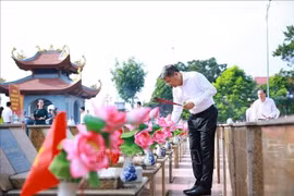 Thủ tướng Lê Minh Hưng tri ân các Anh hùng liệt sĩ tại tỉnh Lạng Sơn