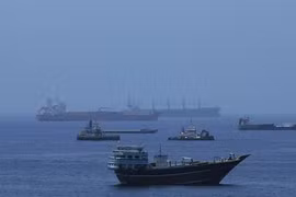 Mỹ tấn công Iran ngay sau khi IRGC tuyên bố đóng cửa Eo biển Hormuz