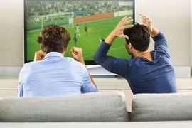 Mẹo giữ sức khỏe khi thức khuya xem World Cup