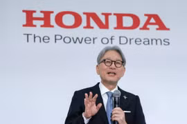 Honda dự kiến lỗ hàng tỷ USD, chủ tịch tập đoàn tự nguyện giảm 30% lương