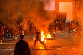 Iran vạch ‘lằn ranh đỏ’, tuyên bố sẽ đáp trả mạnh mẽ nếu Mỹ can thiệp 