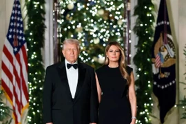 Điểm gây chú ý trong bức ảnh Giáng sinh của Tổng thống Trump và phu nhân