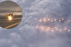 Xem chiến đấu cơ các nước Bắc Âu bay trình diễn chào đón Giáng sinh