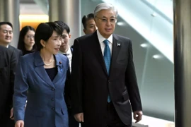 Thủ tướng Nhật Bản gặp lãnh đạo 5 nước Trung Á