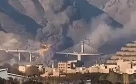 Mỹ phá hủy cây cầu lớn nhất Iran sau khi dọa đưa nước này ‘trở về thời kỳ đồ đá’